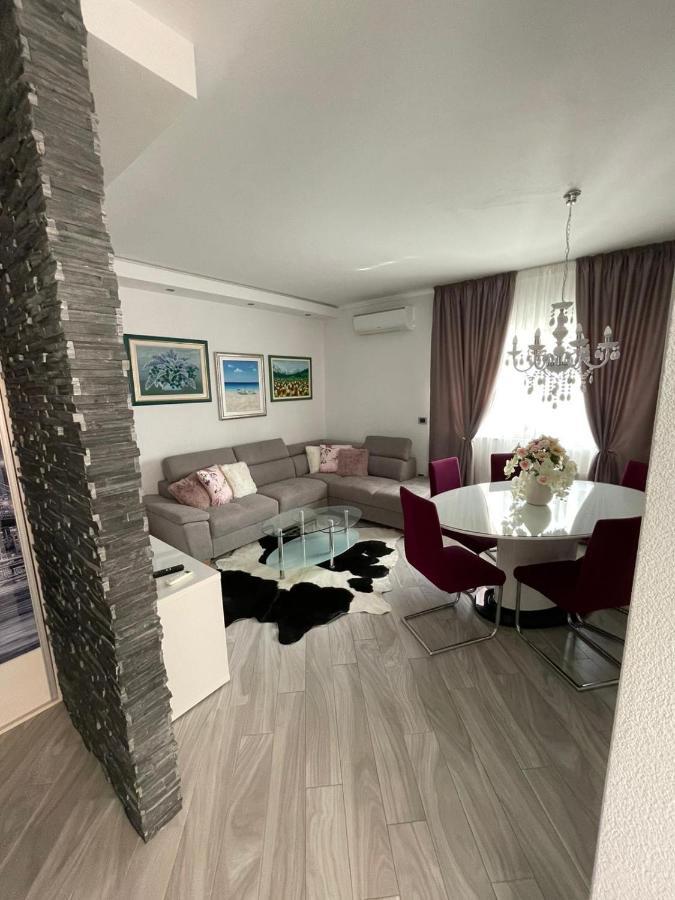 פודסטראנה Villa J&J Apartments Residence With Swimming Pool מראה חיצוני תמונה