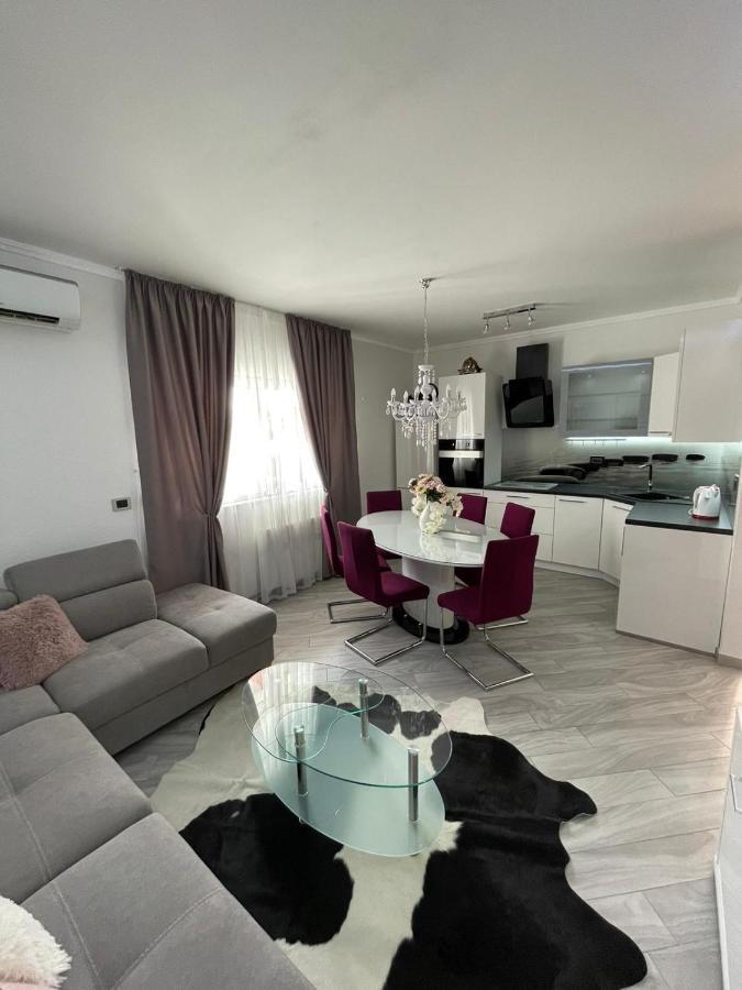 פודסטראנה Villa J&J Apartments Residence With Swimming Pool מראה חיצוני תמונה