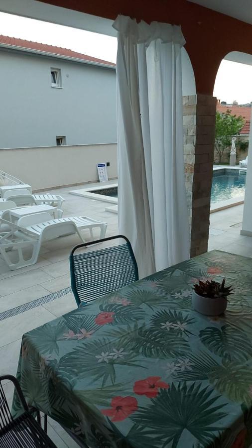 פודסטראנה Villa J&J Apartments Residence With Swimming Pool מראה חיצוני תמונה