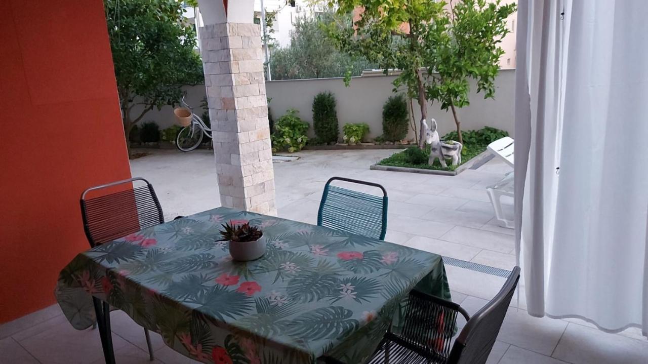 פודסטראנה Villa J&J Apartments Residence With Swimming Pool מראה חיצוני תמונה