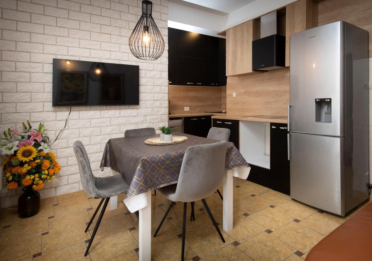 פודסטראנה Villa J&J Apartments Residence With Swimming Pool מראה חיצוני תמונה
