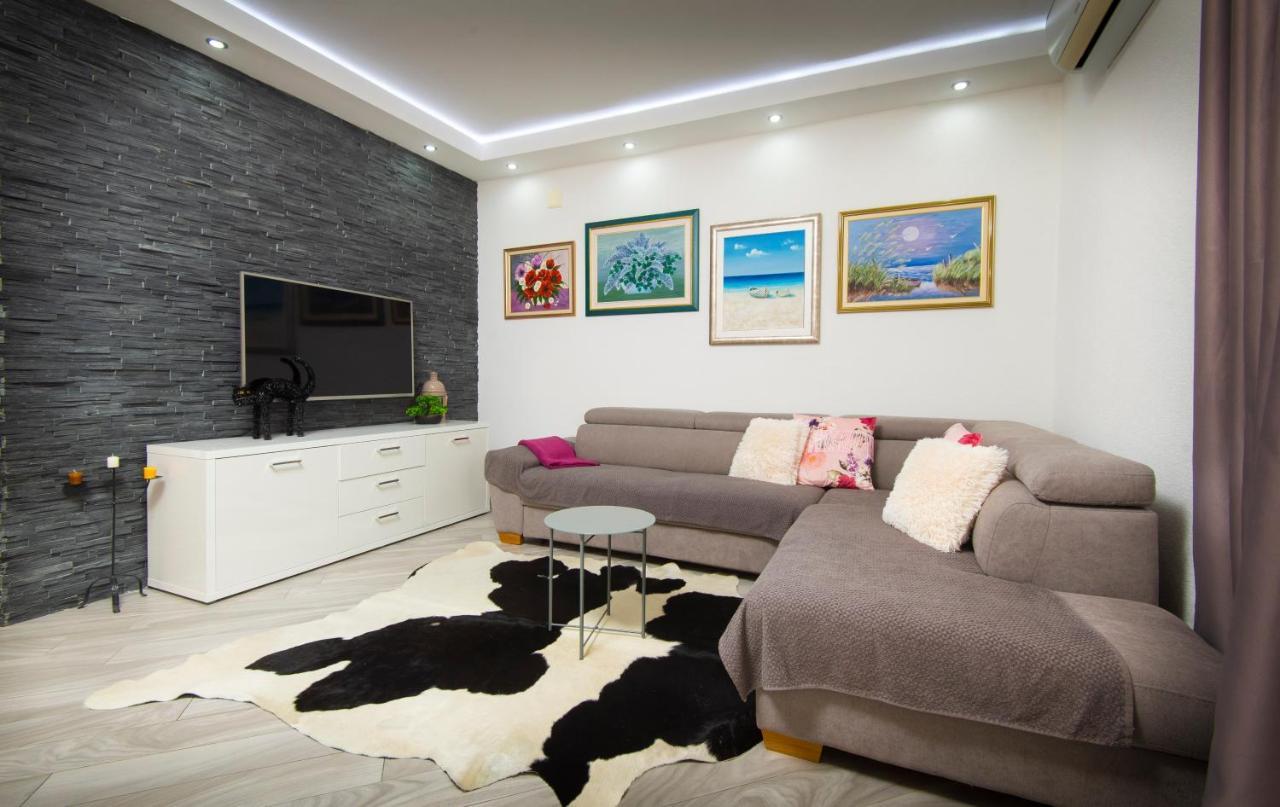פודסטראנה Villa J&J Apartments Residence With Swimming Pool מראה חיצוני תמונה