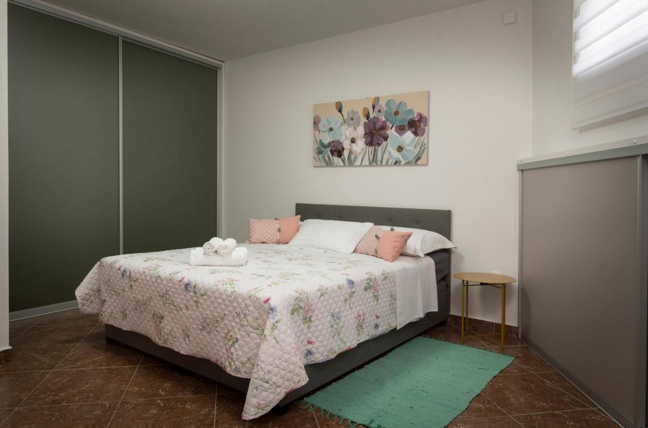 פודסטראנה Villa J&J Apartments Residence With Swimming Pool מראה חיצוני תמונה